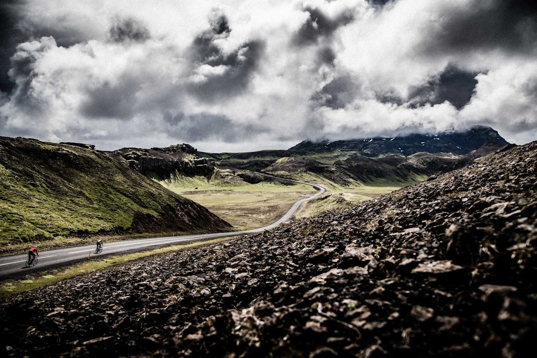 SOLGLØTT: Vi nyter et par sekunders opphold, i fjellene på vei til Thingvallavatn. SOLGLØTT: Vi nyter et par sekunders opphold, i fjellene på vei til Thingvallavatn.