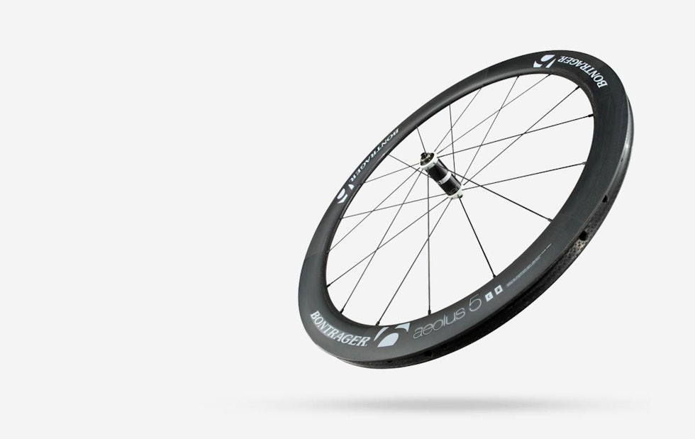 SKOLELIM: Bontrager Aeolus' hjul har felgring av karbon, der dekket limes på. Altså tubular. SKOLELIM: Bontrager Aeolus' hjul har felgring av karbon, der dekket limes på. Altså tubular.