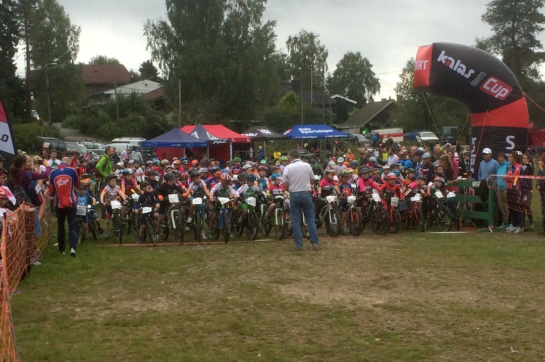 Også blant de yngste er det mye dyrt utstyr i omløp. NCF vil innføre vektgrenser på syklene i aldersbestemte klasser for at utøverne skal kunne konkurrere på likere vilkår. Foto: Claes Watndal Kalas Cup finale 2016 Foto Claes Watndal 1400x933