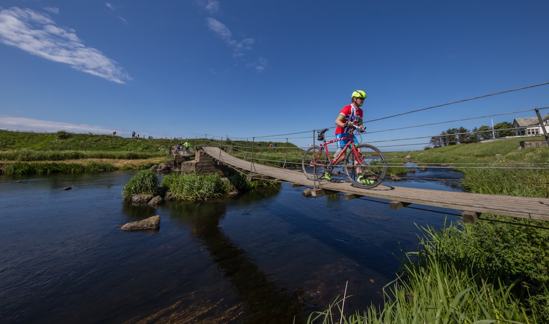 Det er sjelden terrenget som får deltakerne til å gå av sykkelen i Nordsjørittet. Foto: Rune Helliesen Nordsjørittet 2 Foto Rune Helliesen 1400x826