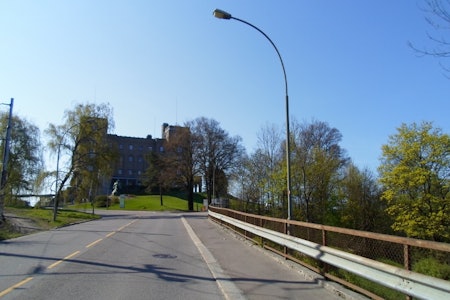 FØRSTE DEL: Ved passering Sjømannsskolen har du kjørt litt under halvparten av Kongsveien. Foto: bhxblogg.no