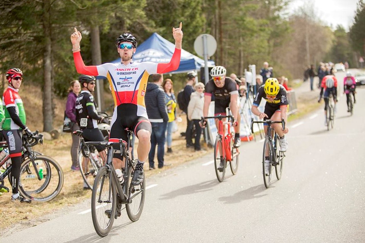 SEIER: Kristoffer Ylven Westgaard tok spurtoppgjøret i Ronde van Berg lørdag. Foto: Pål Westgaard