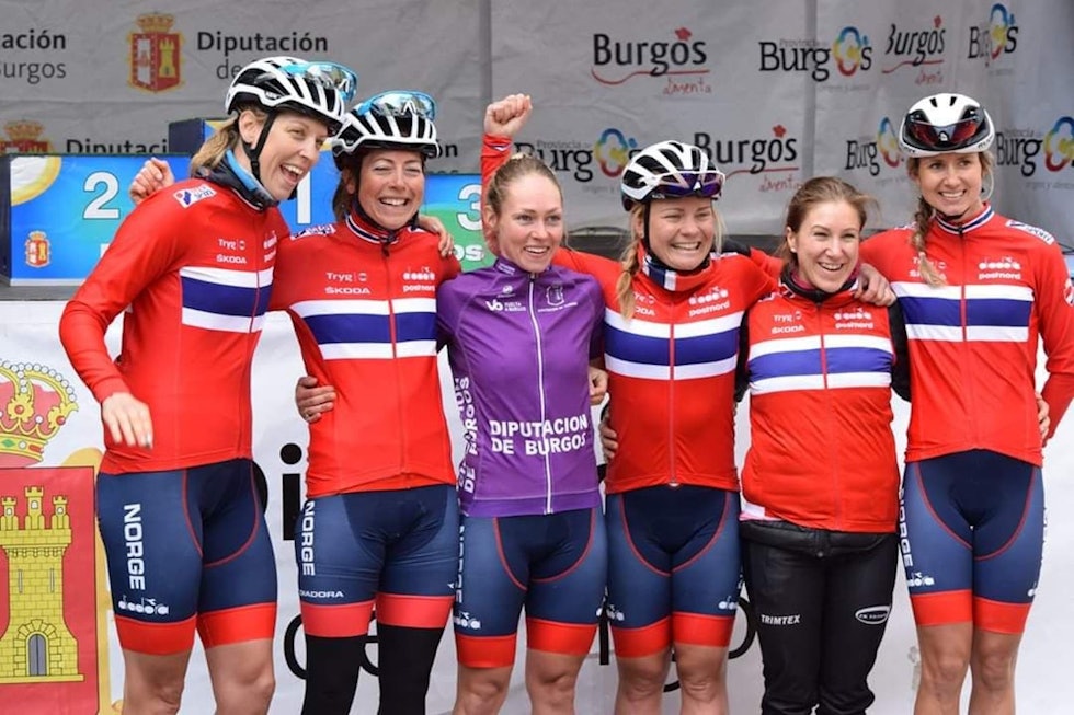 VUELTA A BURGOS: Stine Borgli (midten) vant etapperittet Vuelta á Burgos i Spania i mai. Fra venstre: Julie Solvang, Ingrid Lorvik, Stine Borgli, Emilie Moberg, Marie Flataas og Birgitte Ravndal. Foto: CK Victoria VUELTA A BURGOS: Stine Borgli (midten) vant etapperittet Vuelta á Burgos i Spania i mai. Fra venstre: Julie Solvang, Ingrid Lorvik, Stine Borgli, Emilie Moberg, Marie Flataas og Birgitte Ravndal. Foto: CK Victoria