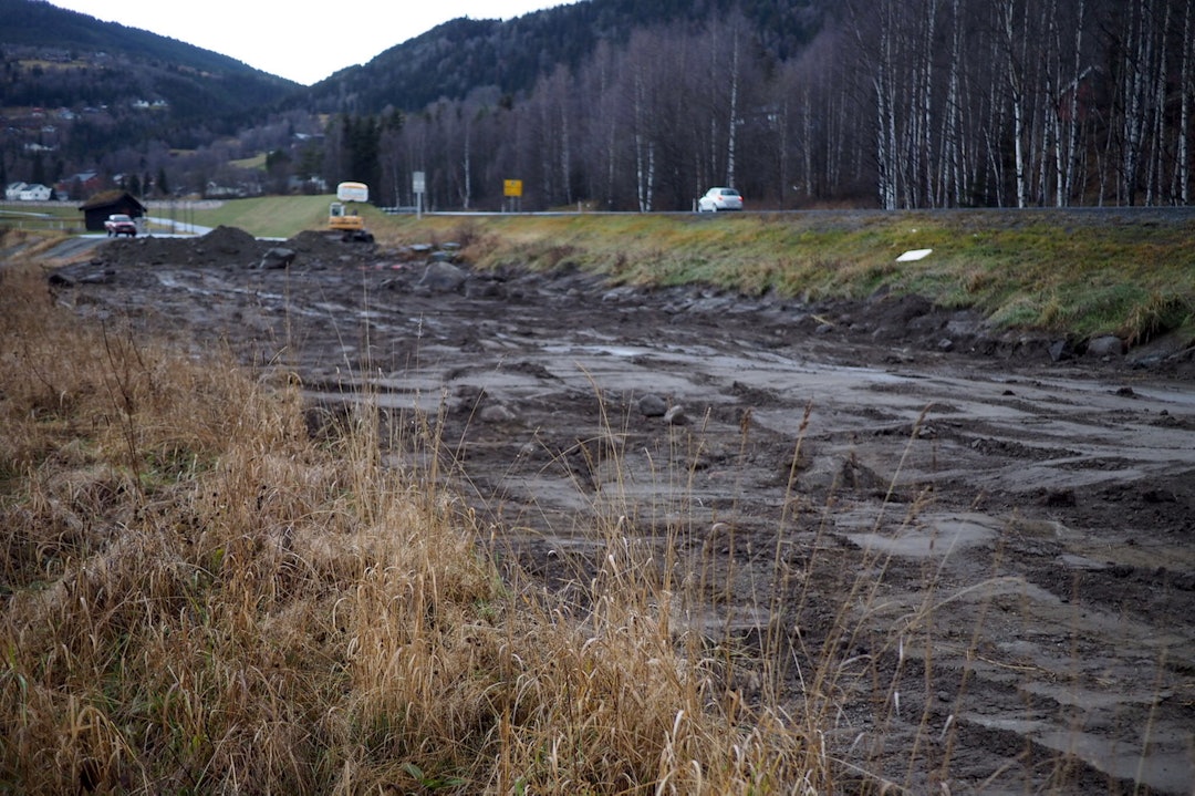 Det gjenstår ennå mye før sykkelparken i Ål er klar, men om 1 million kroner og 5000 kubikk jord vil det se helt annerledes ut. Foto: Knut Myking Sykkelpark Ål 2 - Knut Myking 1400x933