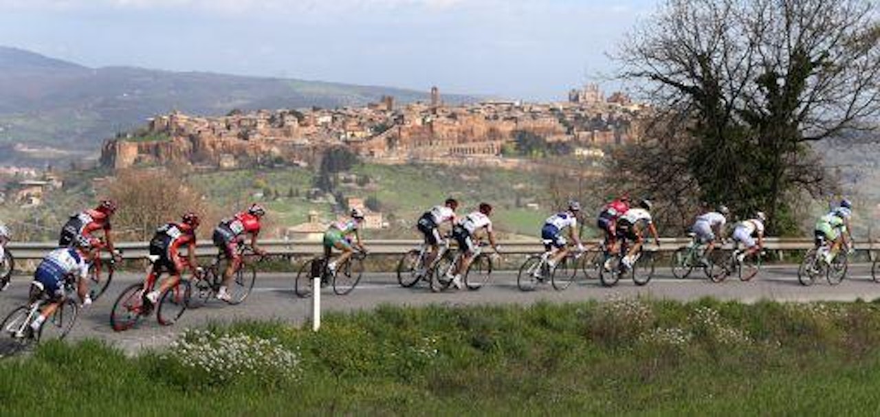 VAKKERT: Tirreno - Adriatico arrangeres i frodige omgivelser. Foto: Cor Vos VAKKERT: Tirreno - Adriatico arrangeres i frodige omgivelser. Foto: Cor Vos