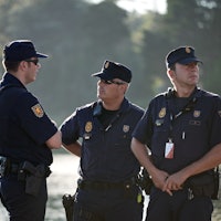 LA POLICIA: En myndig gjeng som definitivt ikke tåler altfor mye tullball!
