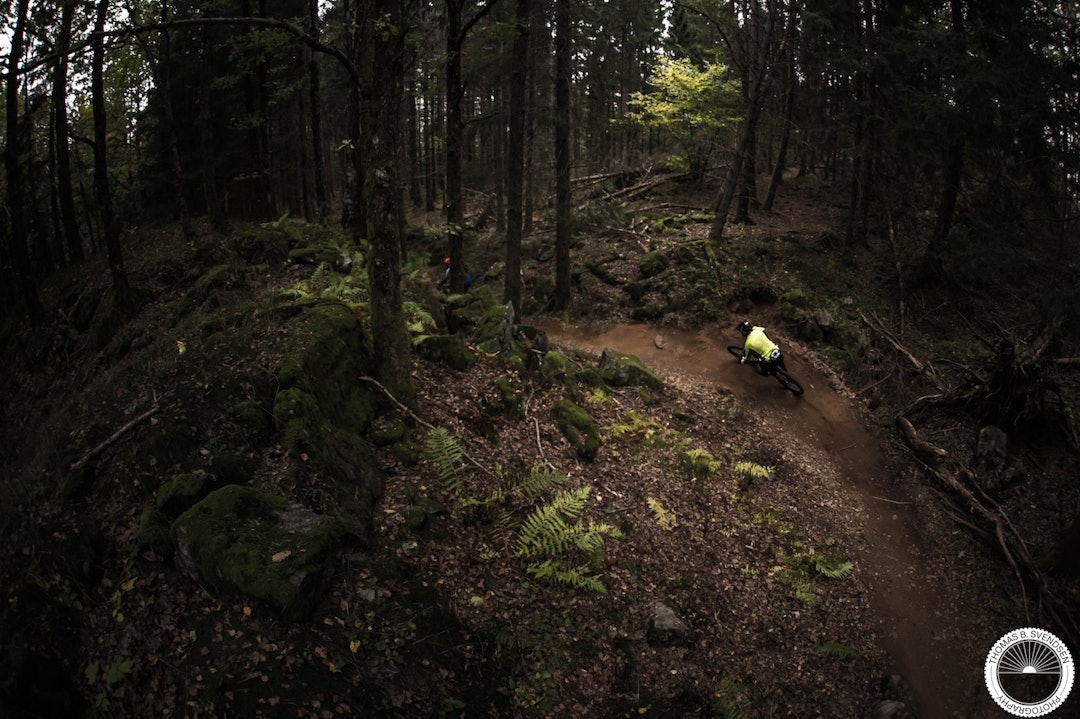 Knut Lønnqvist og Vebjørn Haugerud korketrekkeren Tungvekteren lowcamp Foto: Thomas Brynjulf Svendsen 25 Mr Trek og lokalgutt Vebjørn Haugerud på vei ned korketrekeren