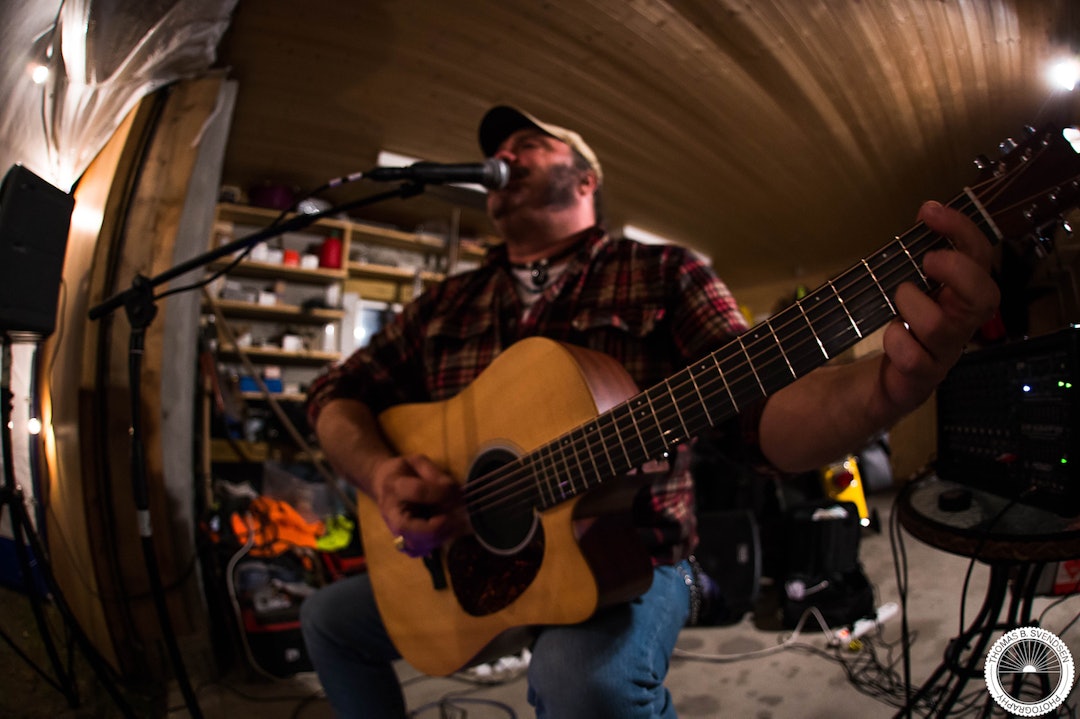 Helt til legendariske Keith Austin tok over med overlegen gitarklonking. 31 Helt til den legendarisk Keith Austin tok over med overlegen gitarklonking