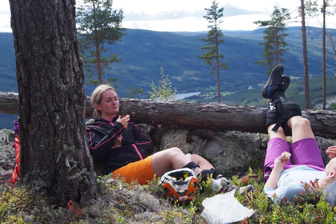 Utelunsj under sticampen på Ål i september. Foto: IVRIG Lunsj - Ål 2016 - Foto Ivrig 1400x933