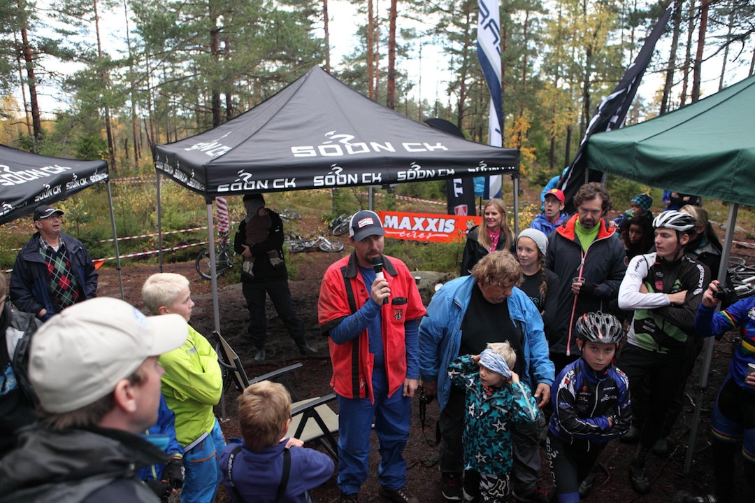 Brynjar Gulliksen under Deør Ice Bucket Challenge 2014. Foto: Lars Ulvestad Deør Challenge 2014 Foto Lars Ulvestad 1400x933