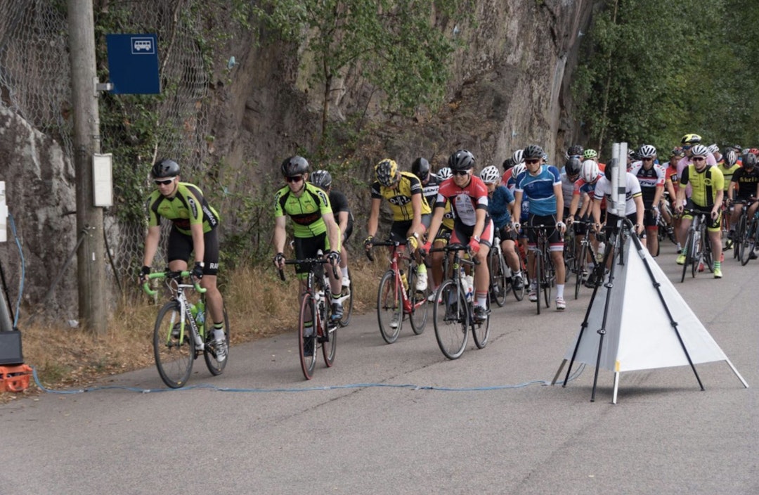 Rytterne er klare for et døgn med everesting. Foto: Bjørn Saksberg