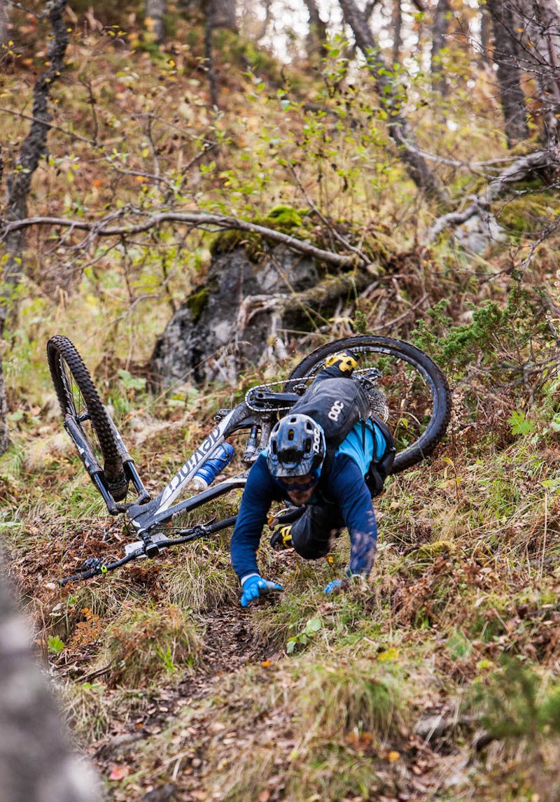 Jostein Hole over ende. Foto: Adrenalin Media Jostein Hole over ende Foto Adrenalin Media 800x1146