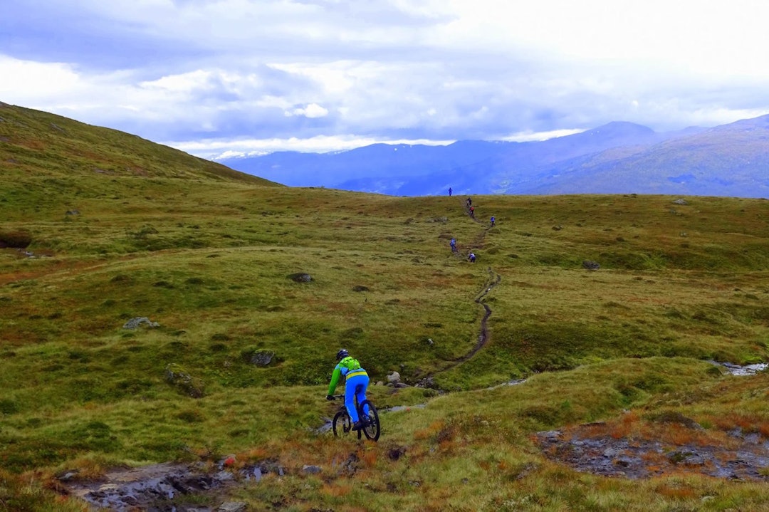 Stryn og fjellet viste seg fra sin beste side for jentene. Foto: Tommy Aslaksen Mountain tundra Folven jentehelg 2016 - Tommy Aslaksen 1400x933