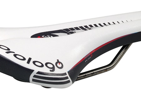 SMART START: Tradisjonell og myk seteform og en litt grunnere spalte gjør dette til et godt utgangspunkt for videre eksperimentering. SMART START: Tradisjonell og myk seteform og en litt grunnere spalte gjør dette til et godt utgangspunkt for videre eksperimentering.