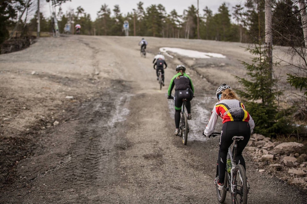 Aron Opp kjøres for andre gang i år, med 1.8km motbakke av høyeste kvalitet. Foto: Svenn Fjeldheim Aron Opp Vår 2016 - Svenn Fjeldheim - 1400x933