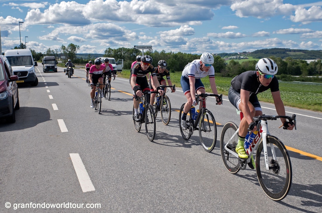 FLATT: Siste del av Trondheim-Oslo byr på mange lange flate strekk. Foto: Gran Fondo World Tour FLATT: Siste del av Trondheim-Oslo byr på mange lange flate strekk. Foto: Gran Fondo World Tour