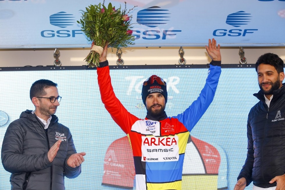 SPORTENS KULESTE LEDERTRØYE?: Inspirert av den gamle La Vie Claire-trøyen fra 80-tallet, har Tour de la Provence den kanskje kuleste ledertrøyen som finnes. I hvert fall hvis du spør artikkelforfatter. Foto: Cor Vos nacer bouhanni tour de la provence ledertrøye