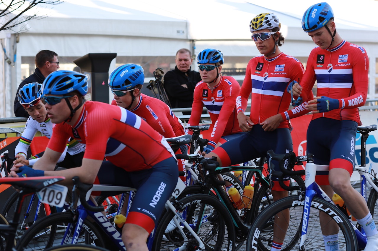 TILLIT: U23-landslaget som syklet Norge til 3.plass i Gent-Wevelgem er også tatt ut til Flandern Rundt og ZLM Tour. Fra venstre: Kristoffer Halvorsen, Rasmus Tiller, Anders Skaarseth, Tobias Foss, Torstein Træen og Ole Forfang. Foto Erik Edland TILLIT: U23-landslaget som syklet Norge til 3.plass i Gent-Wevelgem er også tatt ut til Flandern Rundt og ZLM Tour. Fra venstre: Kristoffer Halvorsen, Rasmus Tiller, Anders Skaarseth, Tobias Foss, Torstein Træen og Ole Forfang. Foto Erik Edland