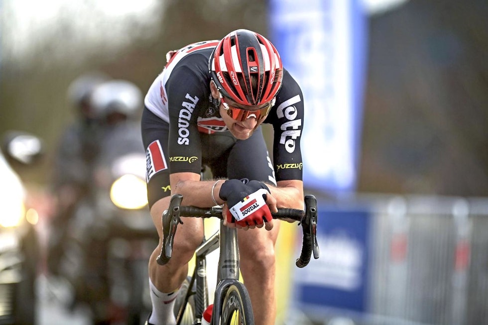 FORBUDT LENGE: Tim Wellens praktiserer tempostillingen «puppy paws». Den har norske dommere gitt sanksjoner for i Norge allerede. Foto: Cor Vos. wellens