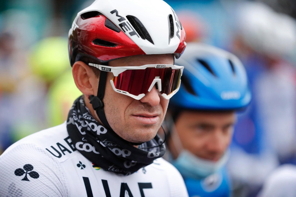KRYSSER FINGRENE: Alexander Kristoff håper det ikke blir flere rittavlysninger, og at sesongen går som planlagt i mars og april. Foto: Cor Vos alexander kristoff - uae team emirates