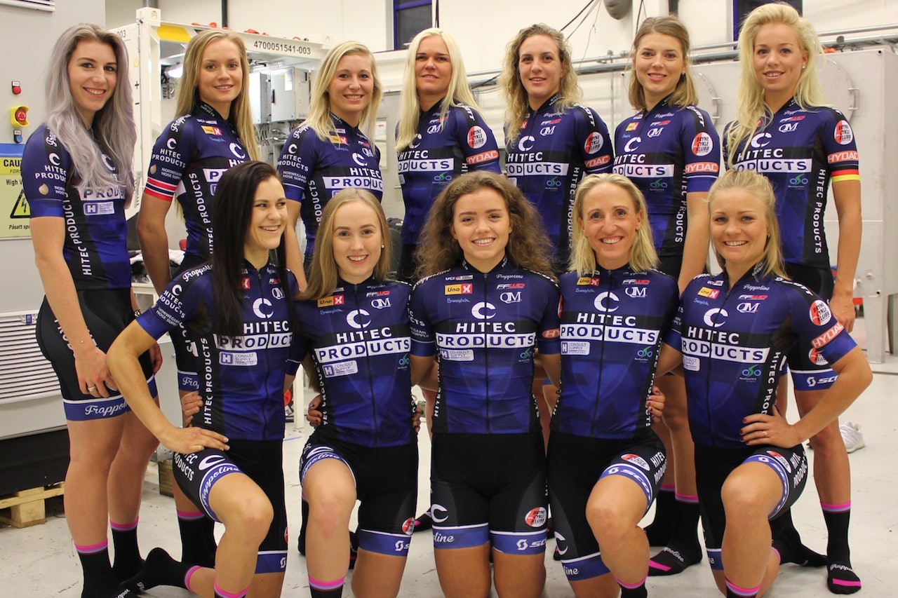 HITEC 2017: Bak – Nina Kessler fra Nederland, Miriam Bjørnsrud, Ilona Hoeksma fra Nederland, Tone Hatteland Lima, Simona Frapporti fra Italia, Thea Thorsen og Charlotte Becker fra Tyskland. Foran – Katrine Aalerud, Ingvild Gåskjenn, Susanne Andersen, Cecilie Gotaas Johnsen og Emilie Moberg. Foto: Hitec Products HITEC 2017: Bak – Nina Kessler fra Nederland, Miriam Bjørnsrud, Ilona Hoeksma fra Nederland, Tone Hatteland Lima, Simona Frapporti fra Italia, Thea Thorsen og Charlotte Becker fra Tyskland. Foran – Katrine Aalerud, Ingvild Gåskjenn, Susanne Andersen, Cecilie Gotaas Johnsen og Emilie Moberg. Foto: Hitec Products