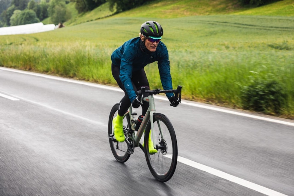 HØY KOMFORT: Også i regn flyter Roadmachine godt på veien. HD Pictures © BMC / Jérémie Reuiller HØY KOMFORT: Også i regn flyter Roadmachine godt på veien. HD Pictures © BMC / Jérémie Reuiller