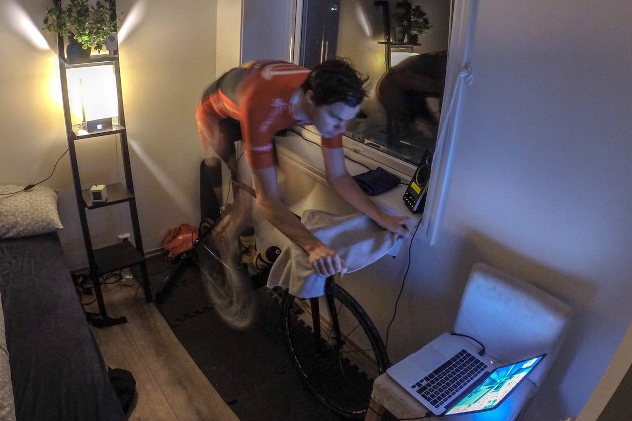 MÅLRETTET: Jon Andreas Klokkehaug bygger grunnlaget for utesesongen inne på rulla. Foto: Privat MÅLRETTET: Jon Andreas Klokkehaug bygger grunnlaget for utesesongen inne på rulla. Foto: Privat