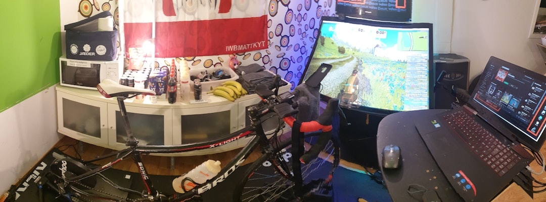 Tom Ove Kaland sitt rullerom for Zwift