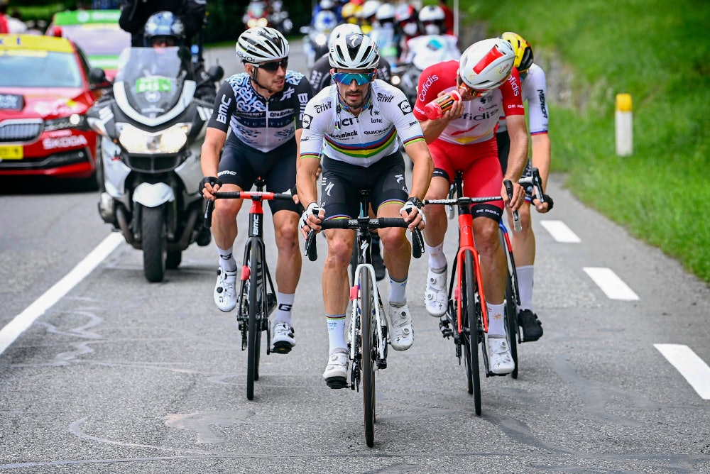 PÅ OFFENSIVEN: Julian Alaphilippe har ofte vært i brudd i årets Tour, etter at han vant rittets første etappe i Bretagne. Foto: Cor Vos julian alaphilippe, tour de france, col du tourmalet