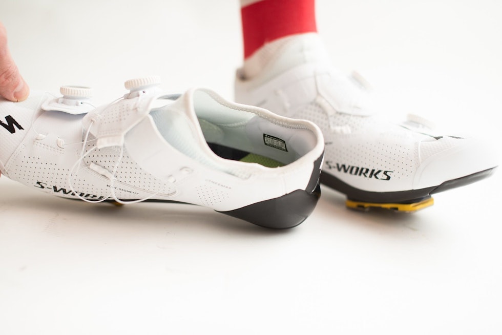 POLSTRET: Inne i hælkappen er det godt med polstring. Foto: Henrik Alpers Specialized Ares