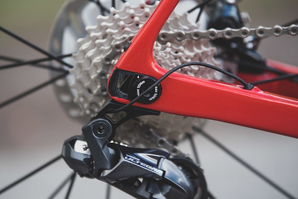 DILL: Flytter du på denne innsatsen, kan du få kortere eller lengre kjedestag. Det gir sykkelen en annen kjørefølelse, men trenger vi det? Vi har blandede erfaringer med slike løsninger. Dare Bikes GFX