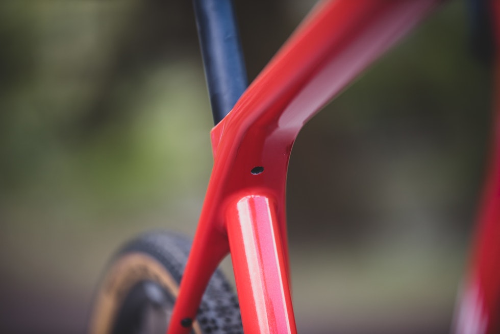 BORTGJEMT: Skal du justere setehøyden finner du skruehullet på undersiden av overrøret. Dare Bikes GFX