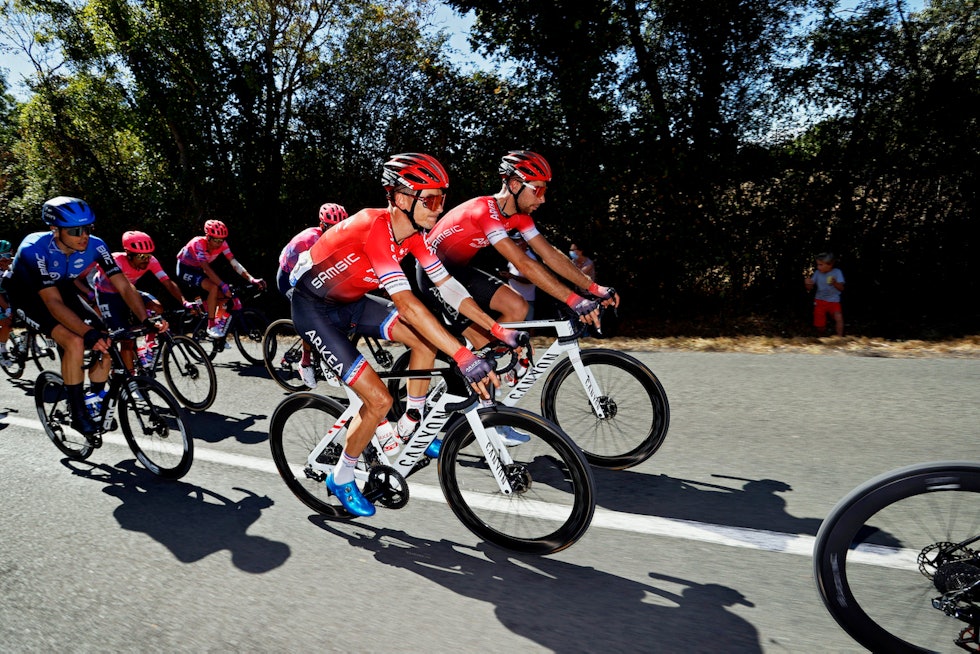 STJERNEBEHANDLING: Warren Barguil fikk som eneste på Arkea Samsic-laget sykle Touren på den kommende Canyon Aeroad. Foto: Corvos Canyon Aeroad 2021
