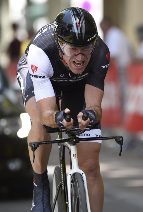 NED MED FLAGGET TIL TOPPS: Evigunge Jens Voigt avsluttet karrieren med å sette timesrekord på bane. Foto: Cor Vos. CORVOS_00023326-078
