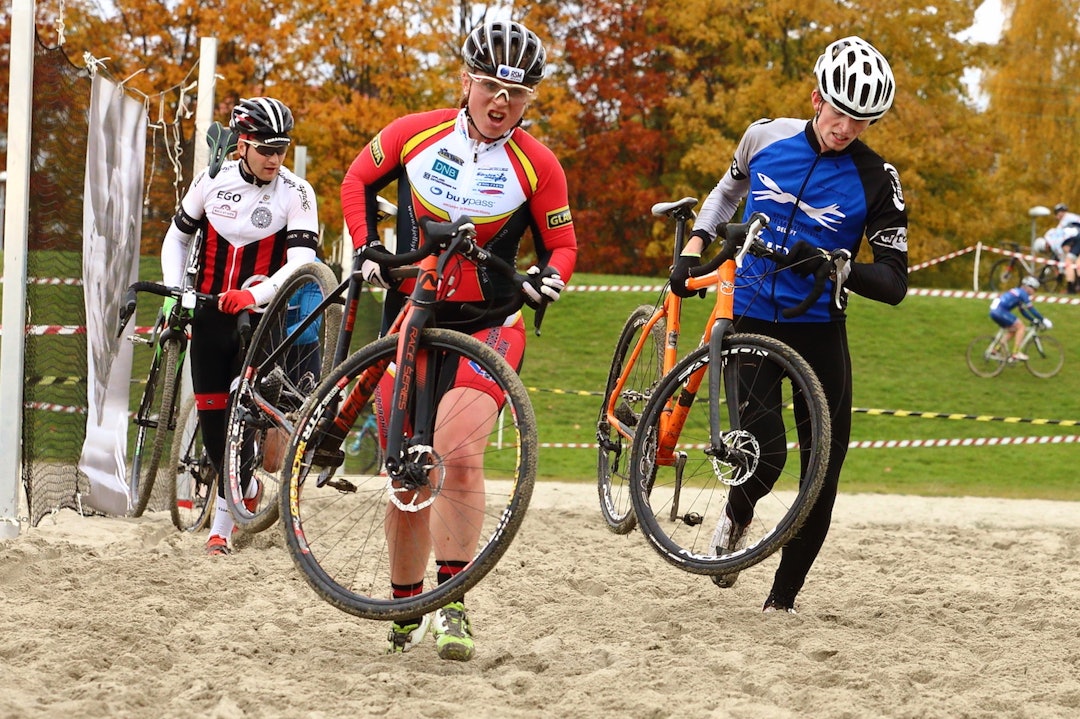 SUPERPOKAL 2015: Elisabeth Sveum vant dameklassen på Voldsløkka i fjor, og ble senere norgesmester i kross. Foto: Ola Morken Elisabeth Sveum vinner K Sr - Foto Ola Morken 1400x933