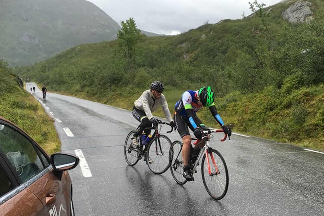 TRØYEKAMPEN gir Viking Tour en ekstra dimensjon, og noe å konsentrere seg om når det bøtter ned, sier Bob van den Hengel. Foto: Privat Bob van den Hengel last stage 1400x933