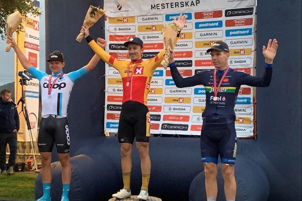 NM-GULL: Erlend Blikra vant NM gateritt 2020 foran Tord Gudmestad og Herman Dahl. Foto: Stavanger SK Erlend Blikra vant NM gateritt 2020