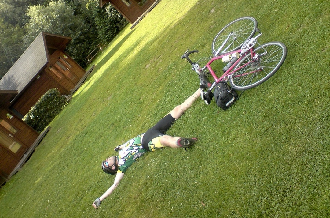 SLAPP: Med feil drivstoff blir det tungt å yte maks. Foto: Creative Commons tired cyclist - knezvjb CC 1400x924