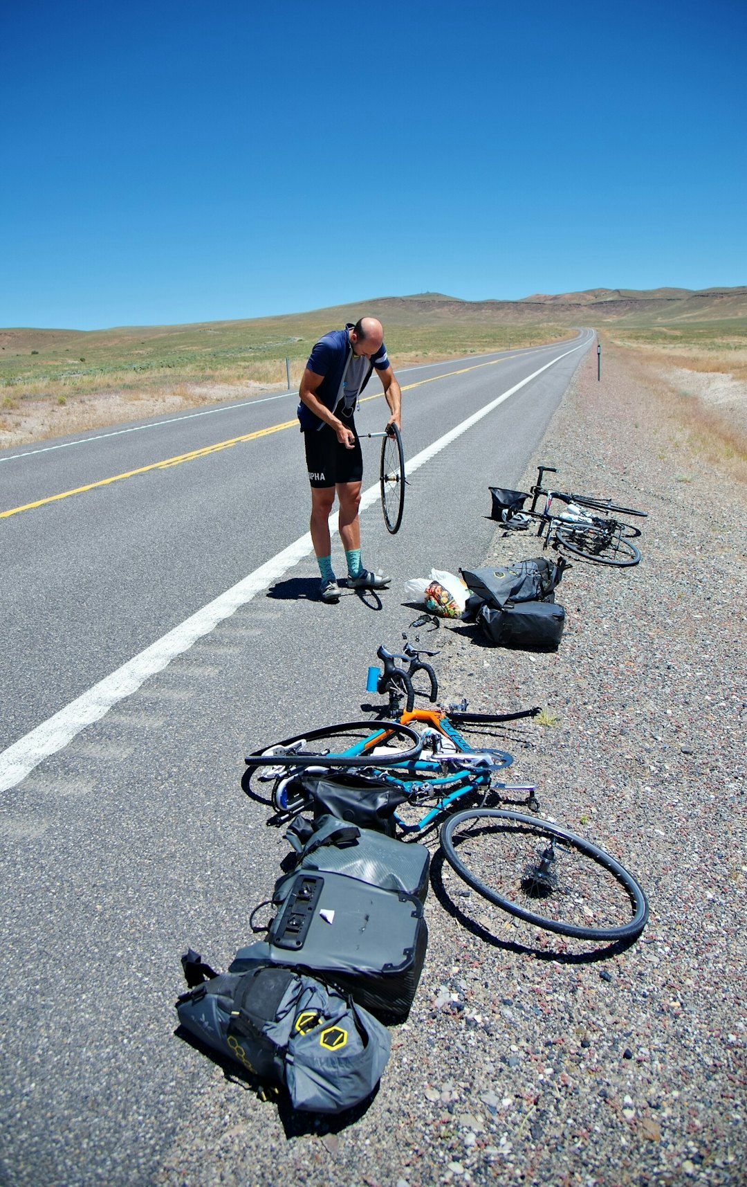 Varm asfalt byr på problemer, selv for tøffe touring-dekk Varm asfalt byr på problemer, selv for tøffe touring-dekk