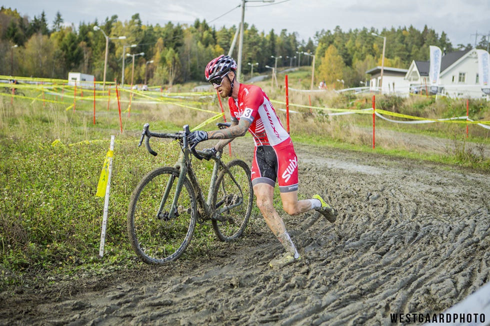 Treningsritt på Spikkestad sykkelkrossarena