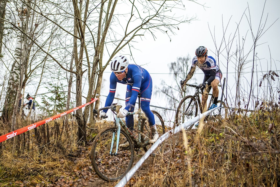 SLEIPT: Kombinasjonen av gjørme, feildoserte svinger og glatt høstløv sørget for rikelig med utfordringer i Dikemark-kross i fjor. Foto: Pål Westgaard Ny runde Dikemark-kross 24 november 2019