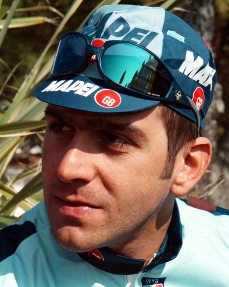 LUFT: Avdøde Franco Ballerini demonstrerer korrekt mengde luft LUFT: Avdøde Franco Ballerini demonstrerer korrekt mengde luft