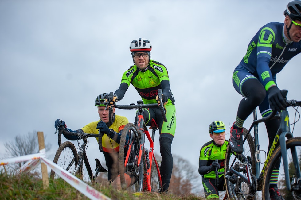 OVER TOPPEN: Det kjempes hard over kulen i åpen klasse. Foto: Audun Morgestad Superpokal Voldsløkka 2019 i bilder 2