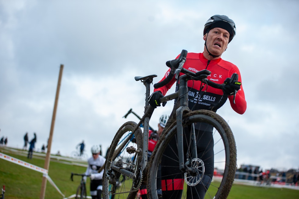 SMERTE: Runde på runde over kneiker og hinder koster. Foto: Audun Morgestad Superpokal Voldsløkka 2019 i bilder 3