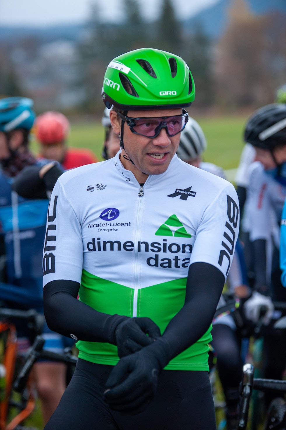 FØR START: Edvald Boasson Hagen sjekker slåsshanskene før han skal i krigen. Tour de France-proffen endte på 34. plass i år. Foto: Audun Morgestad Superpokal Voldsløkka 2019 i bilder 11