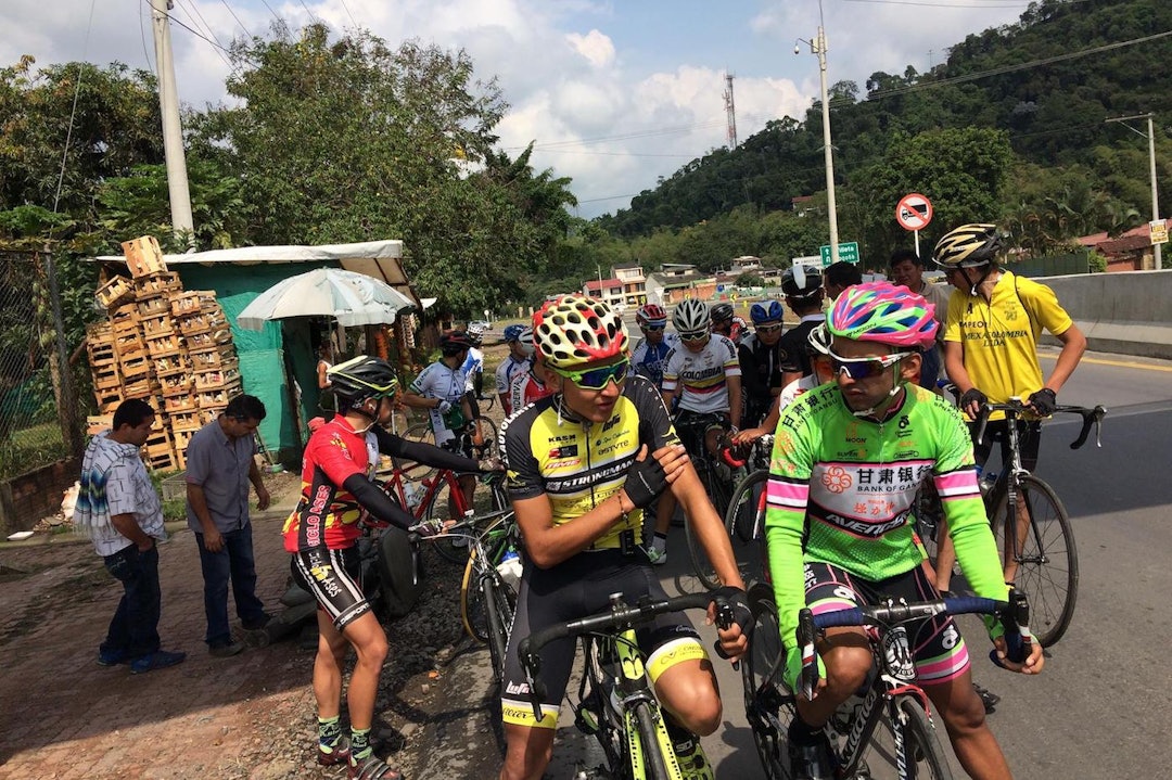 SPARTANSK: Visst kan de sykle i Colombia, også selv om staffasjen rundt rittene er litt mindre enn i mange andre land. Fto: Jonas Orset.