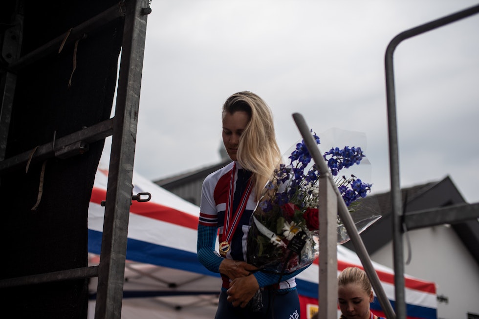 NY NM-TRØYE: Katrine Aalerud kan ikle seg den norske mestertrøyen på tempo også det neste året. Foto: Henrik Alpers katrine aalerud movistar nm tempo gull(1)