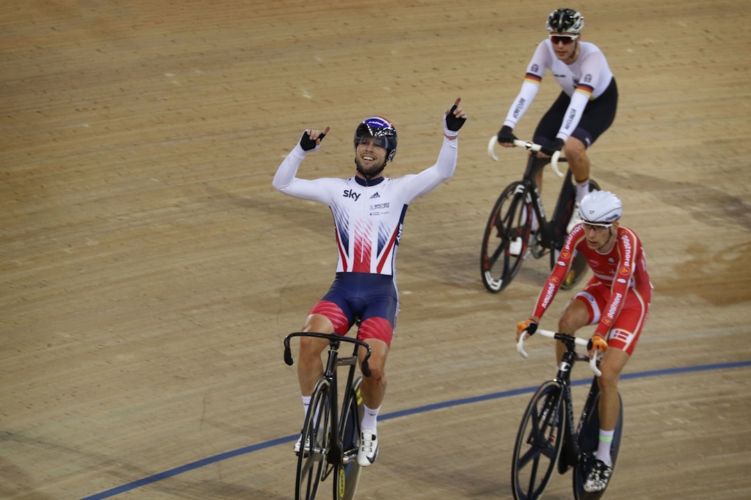 BANE: Mark Cavendish får det til på bane også. Han er trippel verdensmester i madison og europamester i poengritt. Foto: Cor Vos. CORVOS_00026247-208