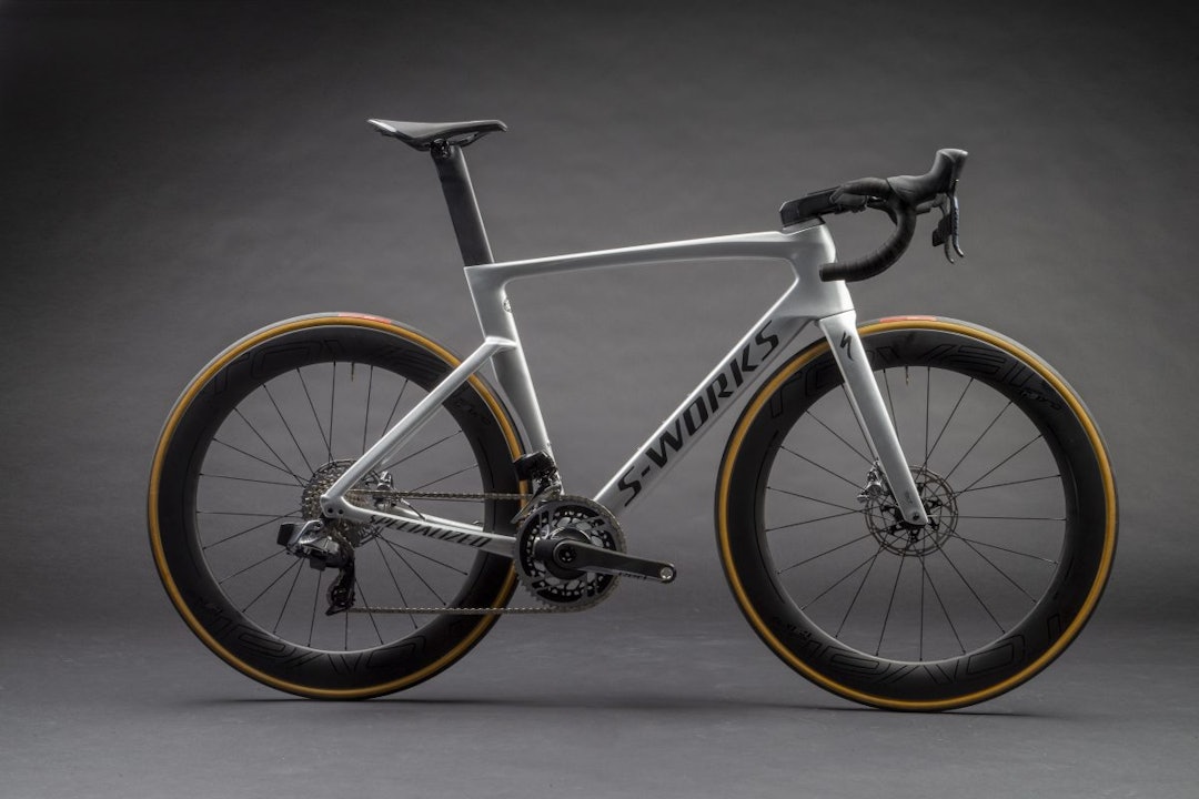 KLARE: Specialized Venge S-Works bruker nav fra DT Swiss, og er således klare for den nye eTap-gruppa. KLARE: Specialized Venge S-Works bruker nav fra DT Swiss, og er således klare for den nye eTap-gruppa.