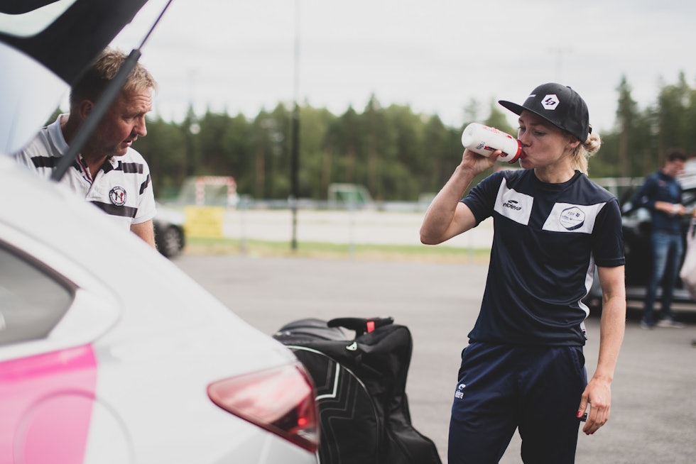 AVREISE: Stine Borgli dro rett fra Garderoben til kontinentet, for å forberede seg på EM. Foto: Henrik Alpers. stine borgli
